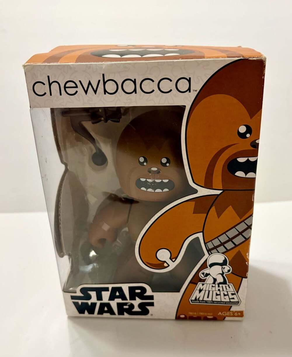 Hasbro Star Wars Mighty Muggs Chewbacca Vinyl Figure New in Box